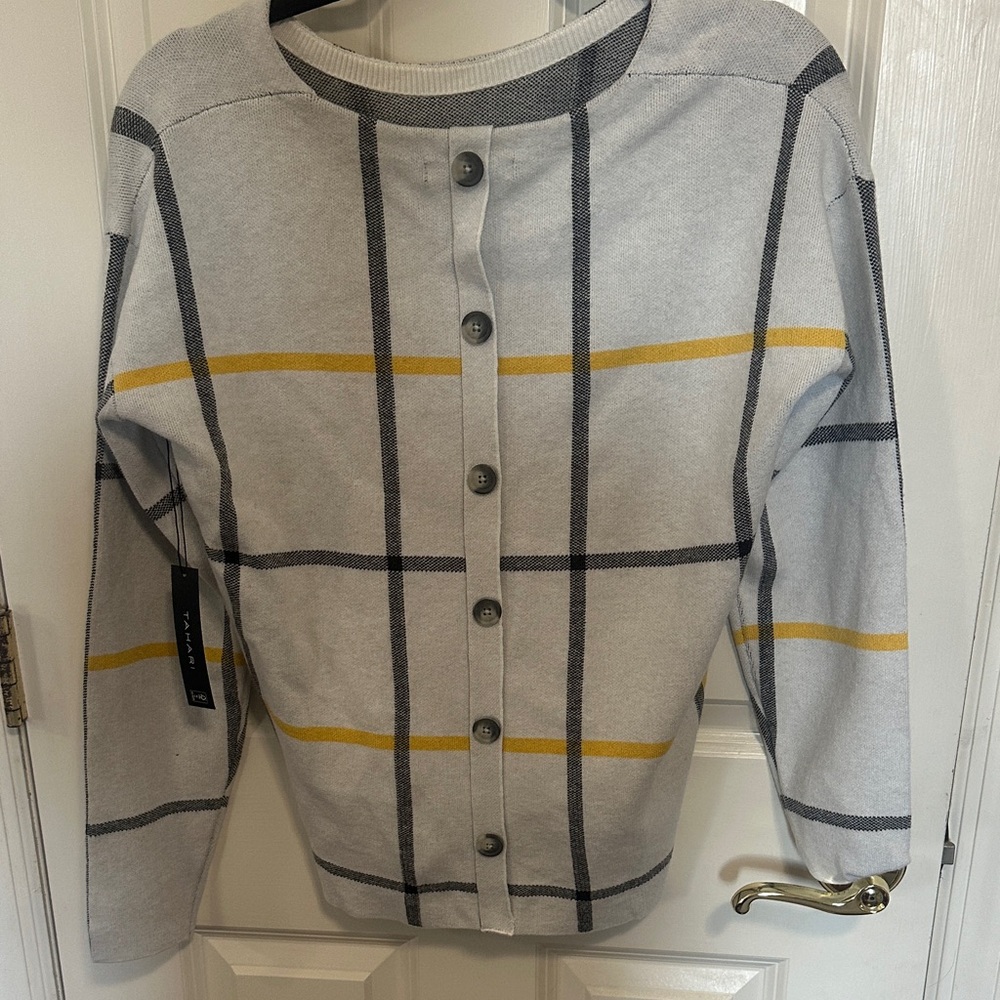 Tahari Cream and Gray Knit Top